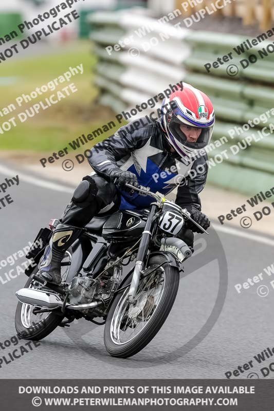 Vintage motorcycle club;eventdigitalimages;mallory park;mallory park trackday photographs;no limits trackdays;peter wileman photography;trackday digital images;trackday photos;vmcc festival 1000 bikes photographs